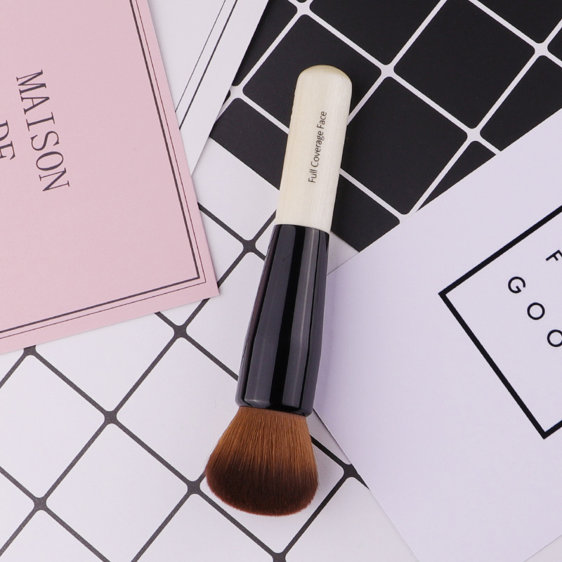 Beauty Queen Makeup - Pędzel do makijażu w proszku Drewniany