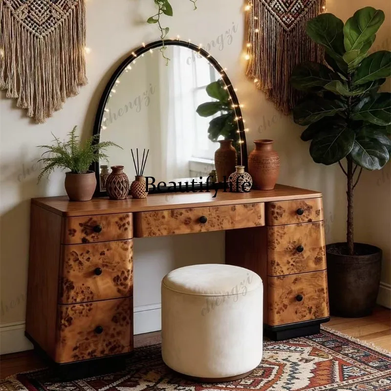 Beauty Makeup Table - Piękna komoda w stylu średniowiecznym z
