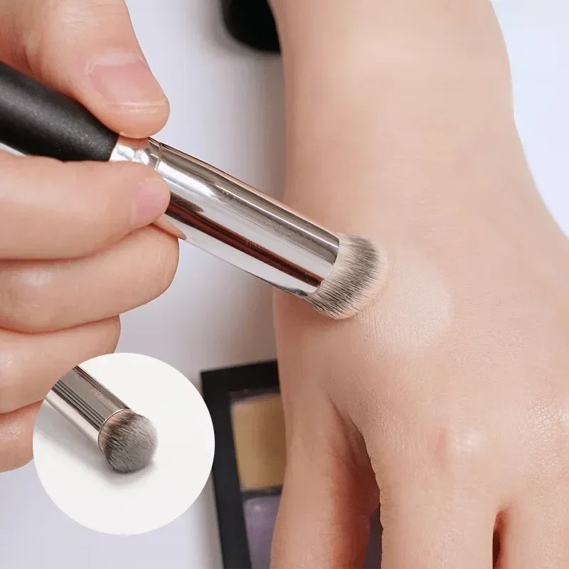 Pędzel do korektora podkładu P – Beauty Queen Makeup recenzja i cena