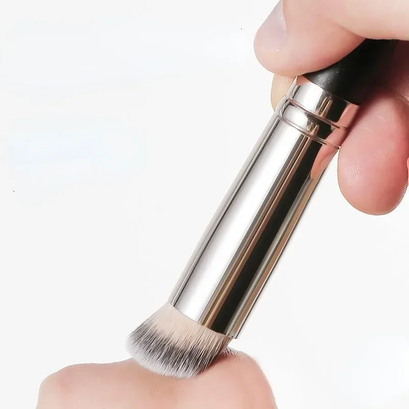 Pędzel do korektora podkładu P – Beauty Queen Makeup recenzja i cena