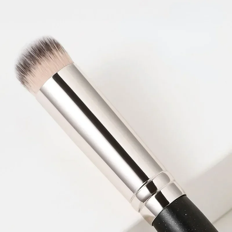 Pędzel do korektora podkładu P – Beauty Queen Makeup recenzja i cena