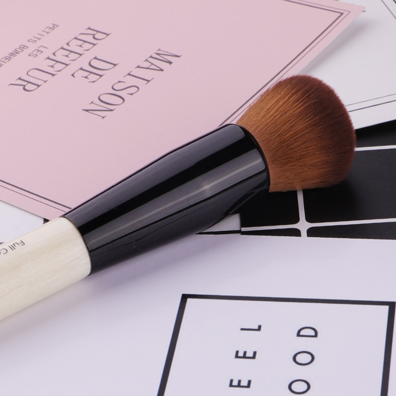 Pędzel do makijażu w proszku D – Beauty Queen Makeup recenzja i cena