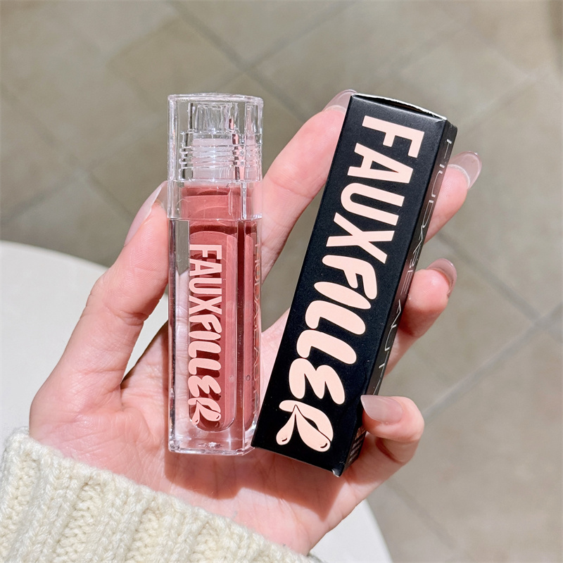 Huda Beauty Faux Filler Błyszc – Huda Beauty Makeup Bag recenzja i cena